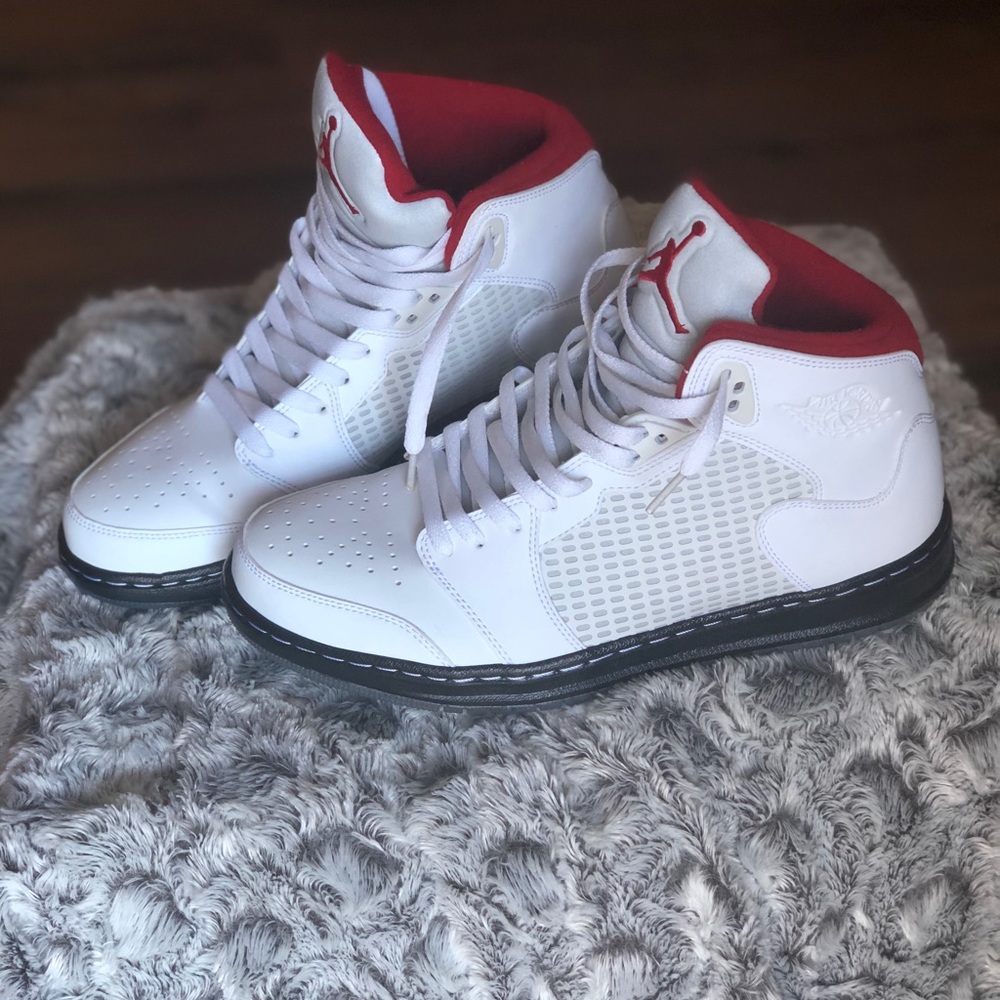 Jordan Prime 5. Size 9. Nike